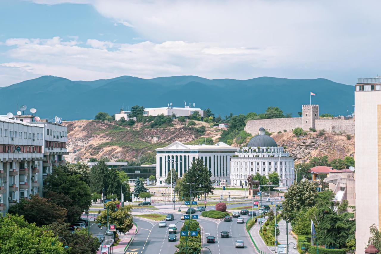 5 Star Central Studio Skopje Esterno foto