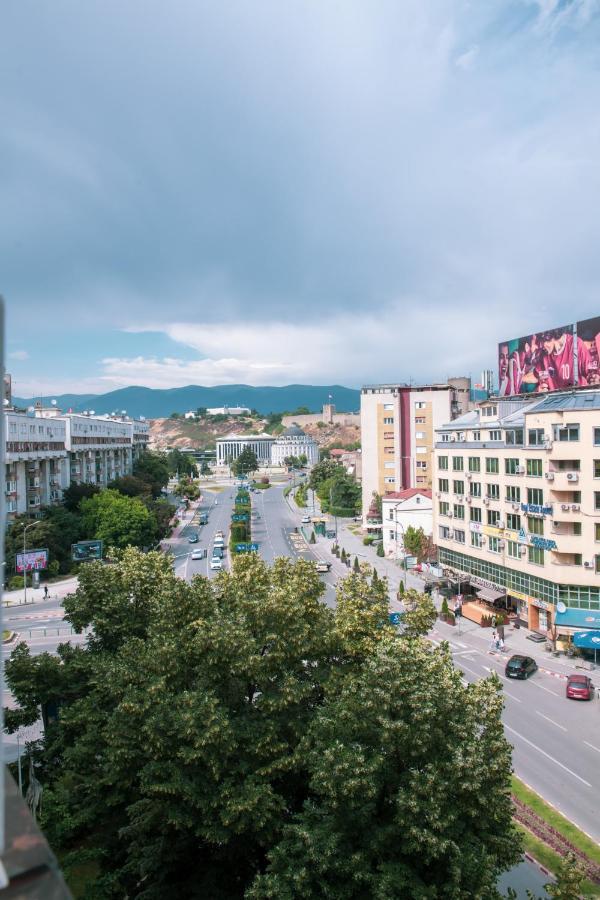5 Star Central Studio Skopje Esterno foto