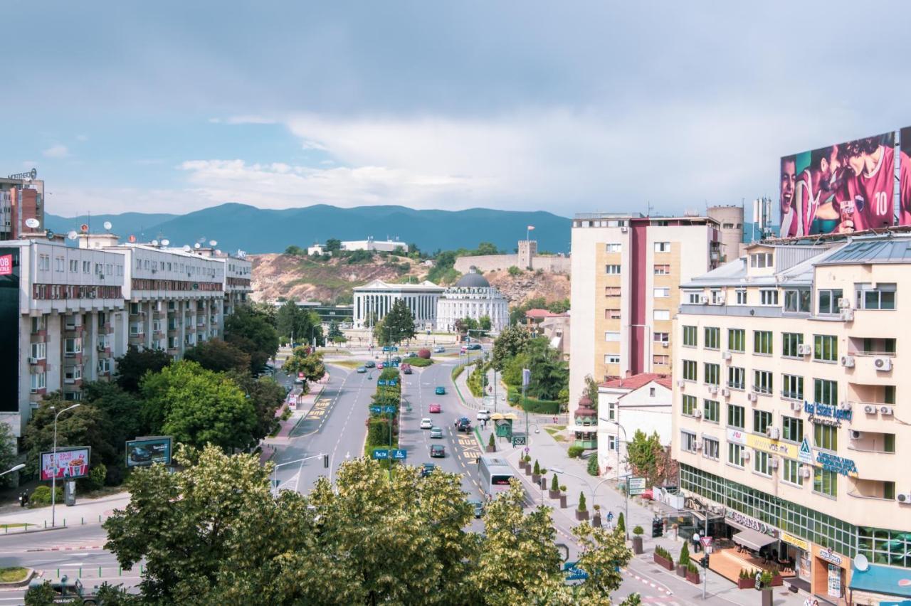 5 Star Central Studio Skopje Esterno foto